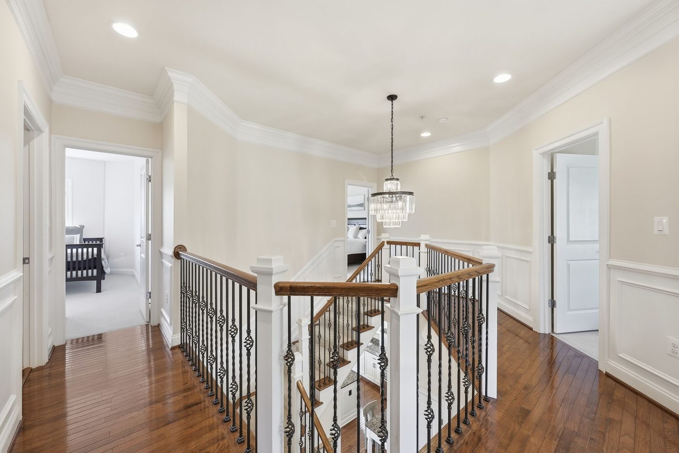 Staircase and landing on a walkthrough tour