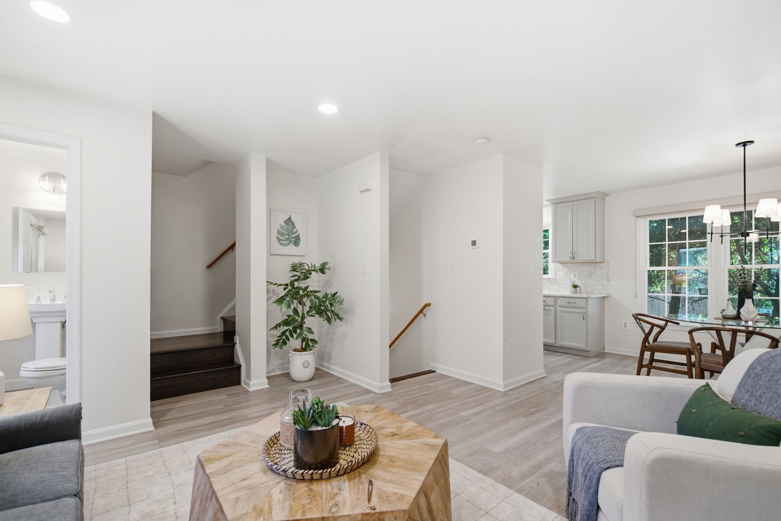 105 Rees Pl, Falls Church VA