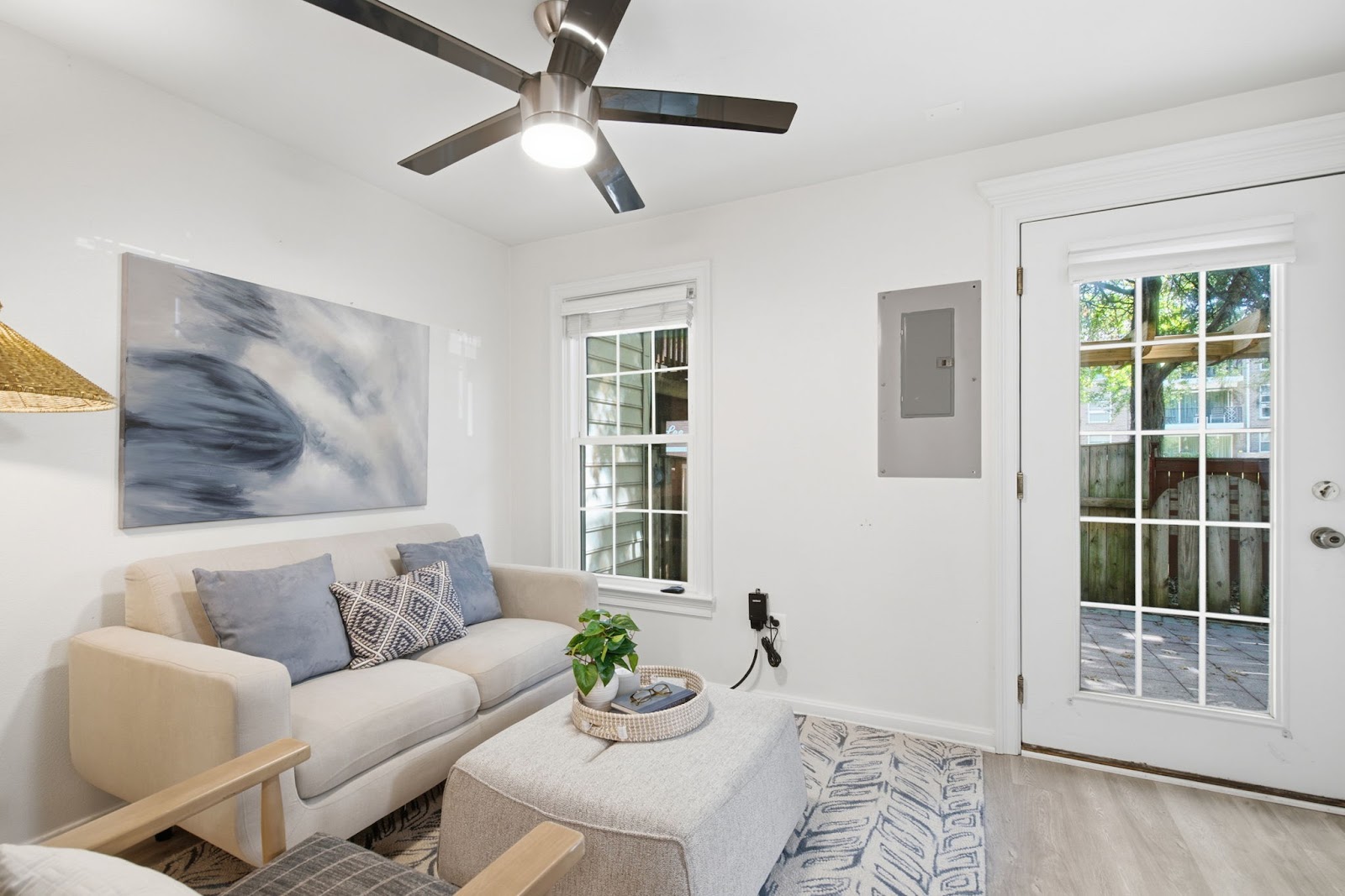 105 Rees Pl, Falls Church VA