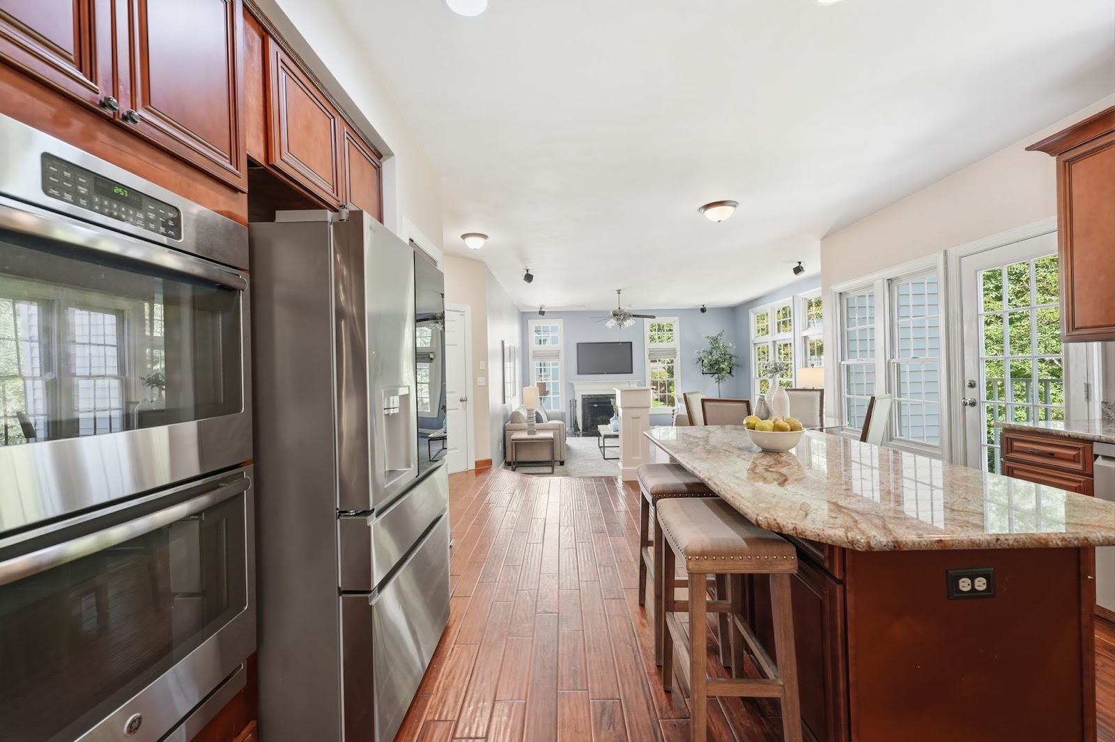 16495 Hayes Ln, Woodbridge VA