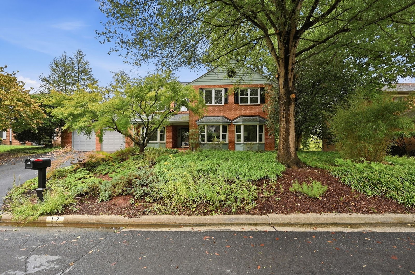 17 Royal Dominion Ct, Bethesda MD