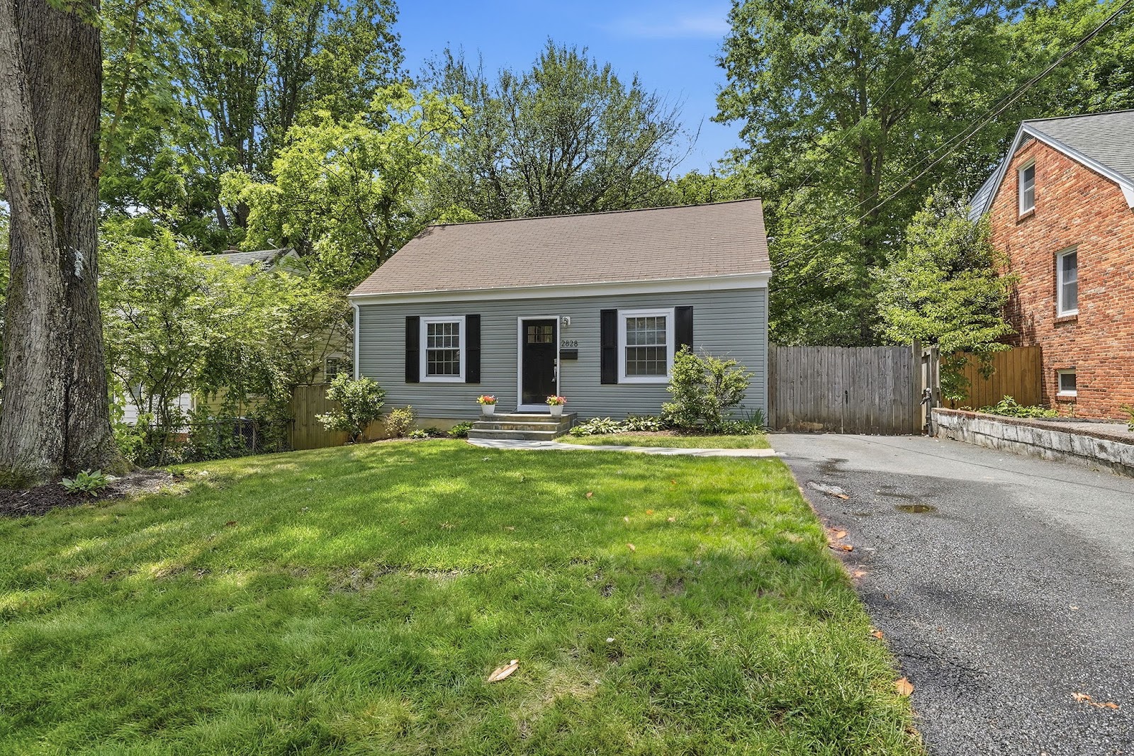 2828 W George Mason Rd, Falls Church VA
