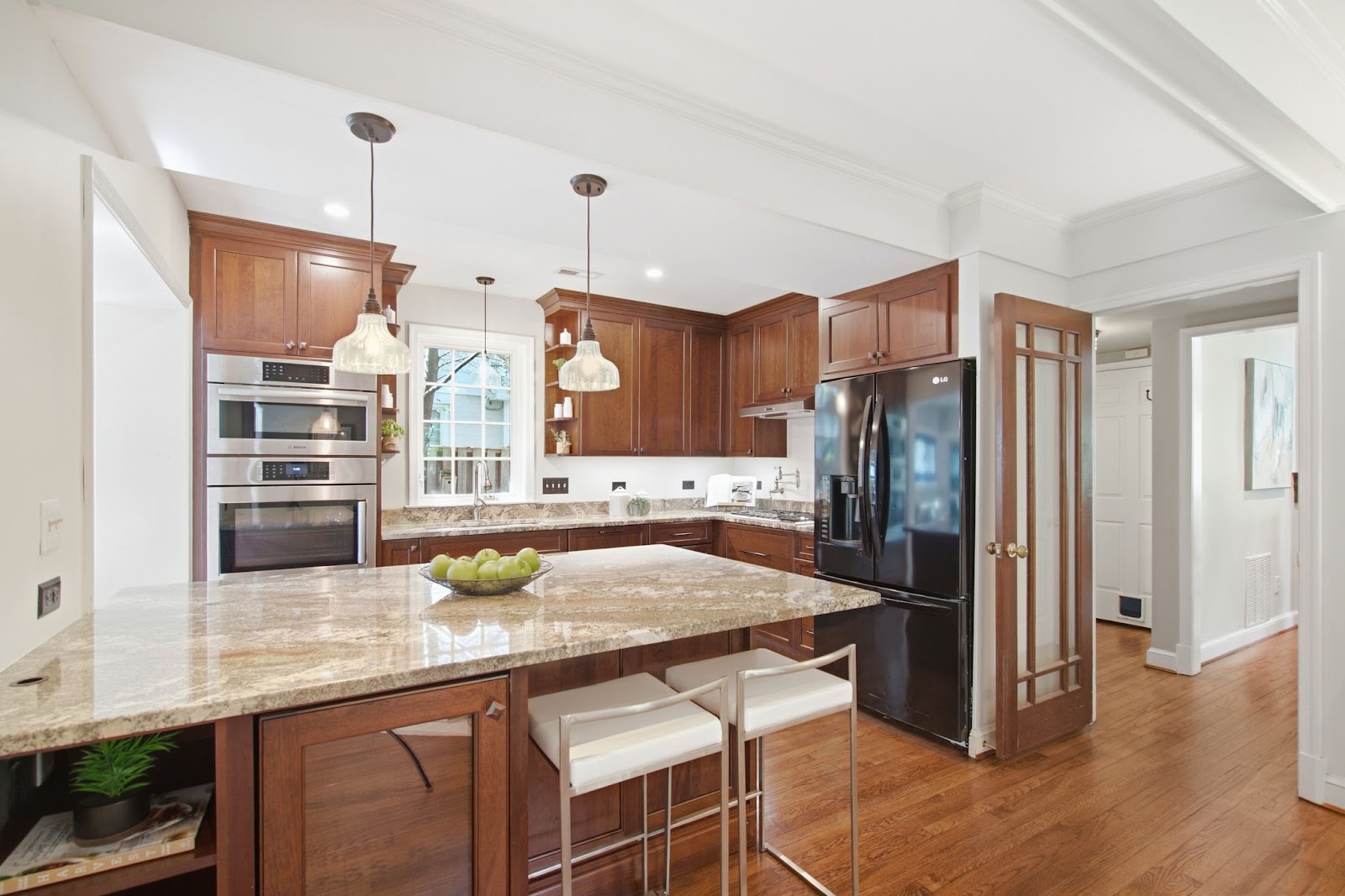 6424 Broad St, Bethesda MD