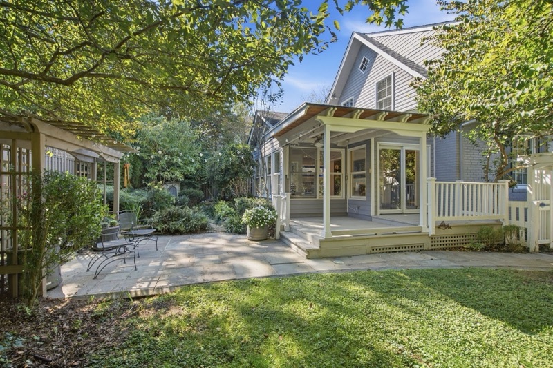 6424 Broad St, Bethesda MD
