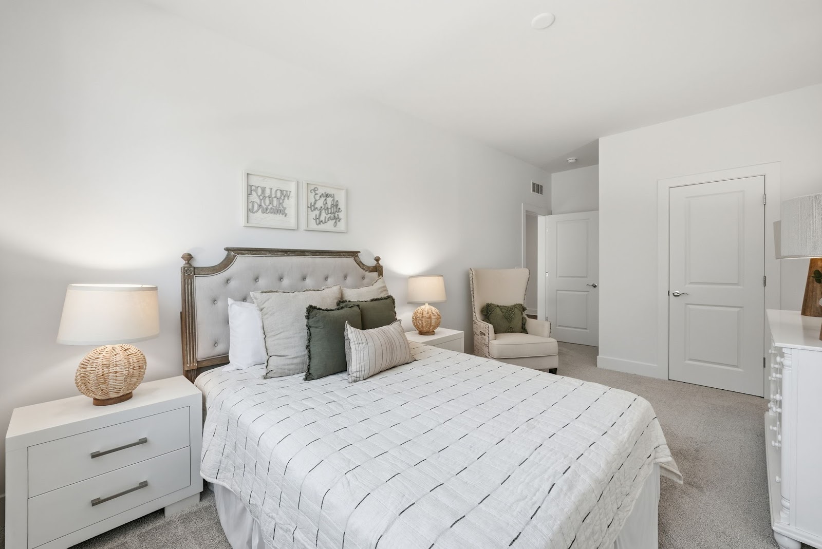 8761 Southern Oaks Pl, Lorton VA